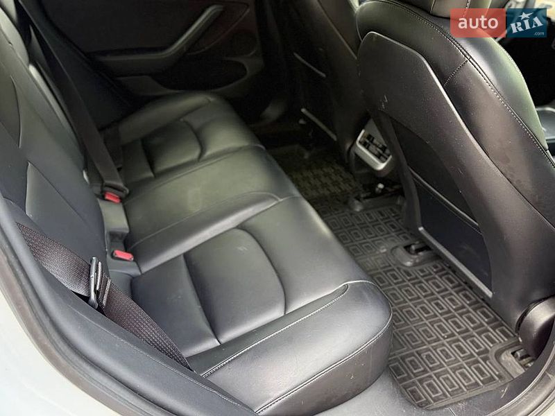 Седан Tesla Model 3 2021 в Одессе