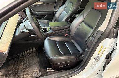 Седан Tesla Model 3 2021 в Одессе