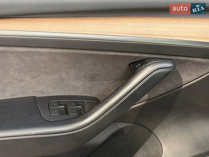 Седан Tesla Model 3 2021 в Одессе