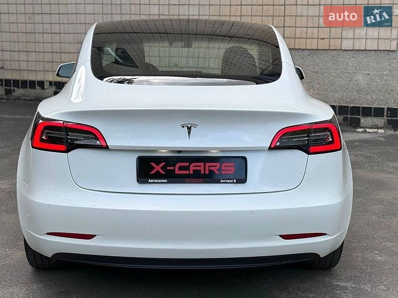 Седан Tesla Model 3 2021 в Одессе