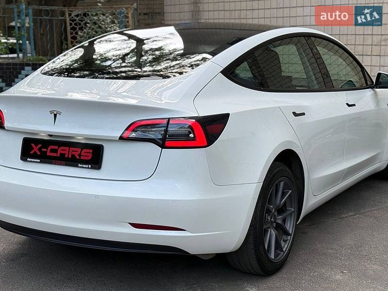 Седан Tesla Model 3 2021 в Одессе