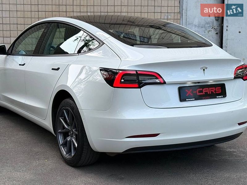 Седан Tesla Model 3 2021 в Одессе