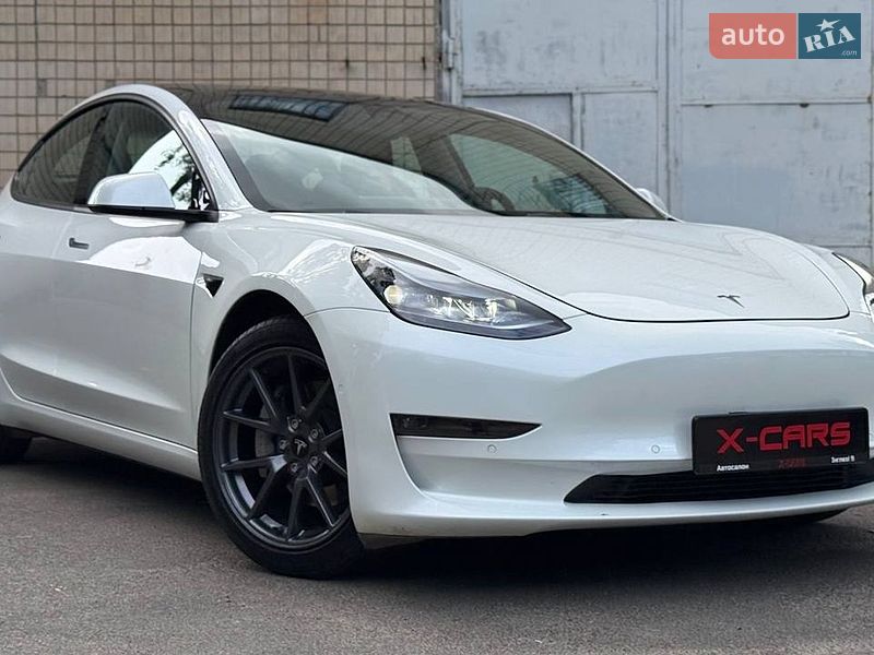 Седан Tesla Model 3 2021 в Одессе