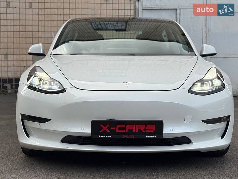 Седан Tesla Model 3 2021 в Одессе