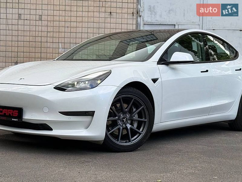 Седан Tesla Model 3 2021 в Одессе