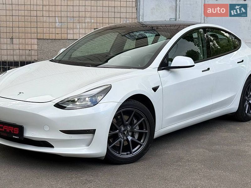 Седан Tesla Model 3 2021 в Одессе