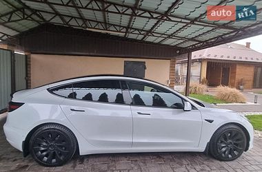 Tesla Model 3  2021