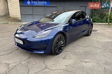 Tesla Model 3  2022