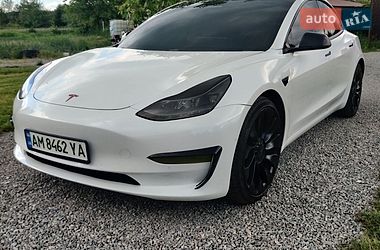 Tesla Model 3  2021