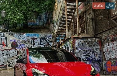 Tesla Model 3  2022