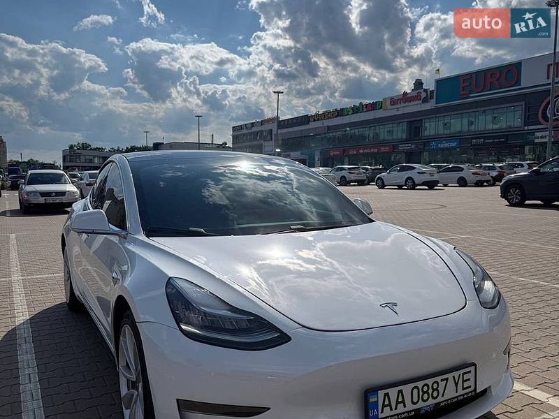 Tesla Model 3 2020