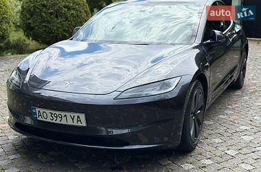 Tesla Model 3  2024