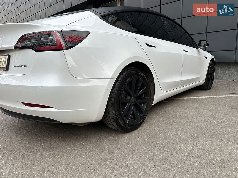Седан Tesla Model 3 2021 в Полтаві