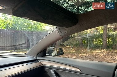 Седан Tesla Model 3 2021 в Полтаві