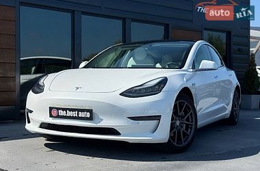 Tesla Model 3  2019