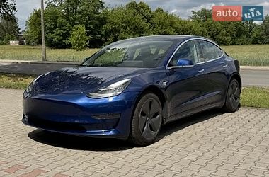 Tesla Model 3  2019