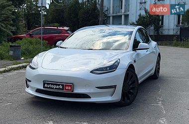 Tesla Model 3  2021