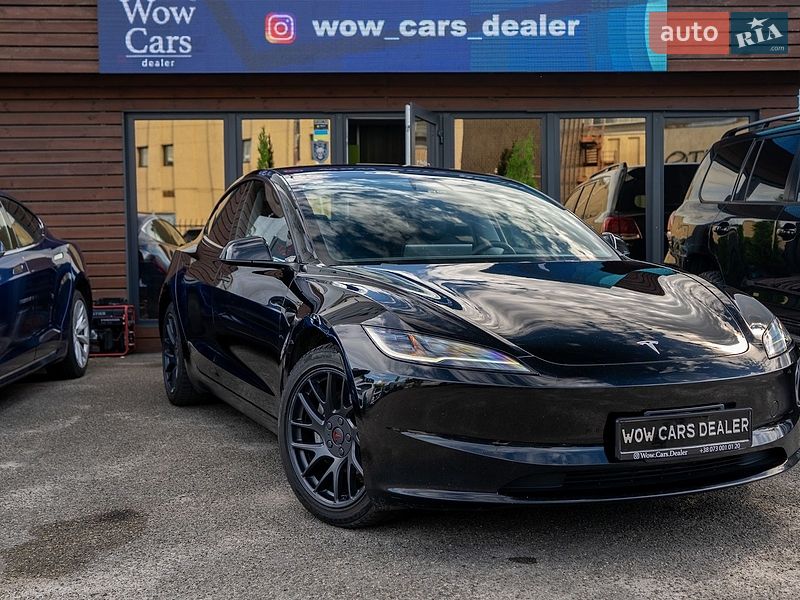 Tesla Model 3 2024