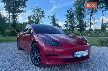 Tesla Model 3  2020
