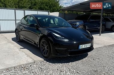 Tesla Model 3  2020