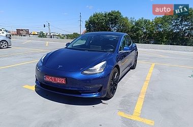 Tesla Model 3  2019