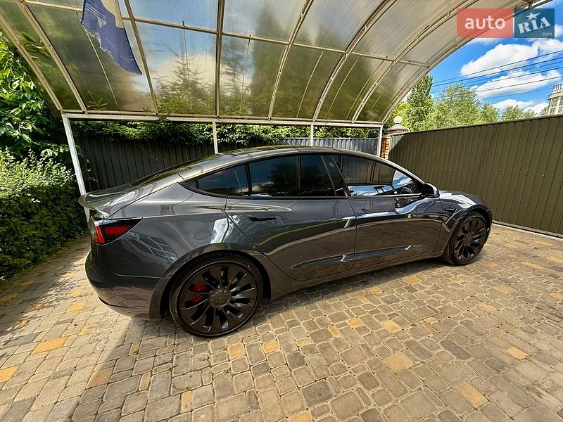 Седан Tesla Model 3 2022 в Киеве