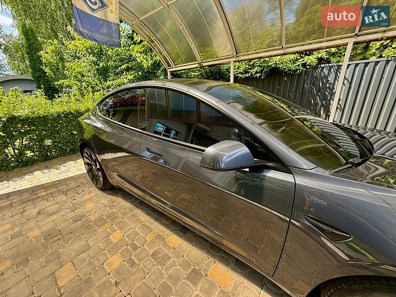Седан Tesla Model 3 2022 в Киеве