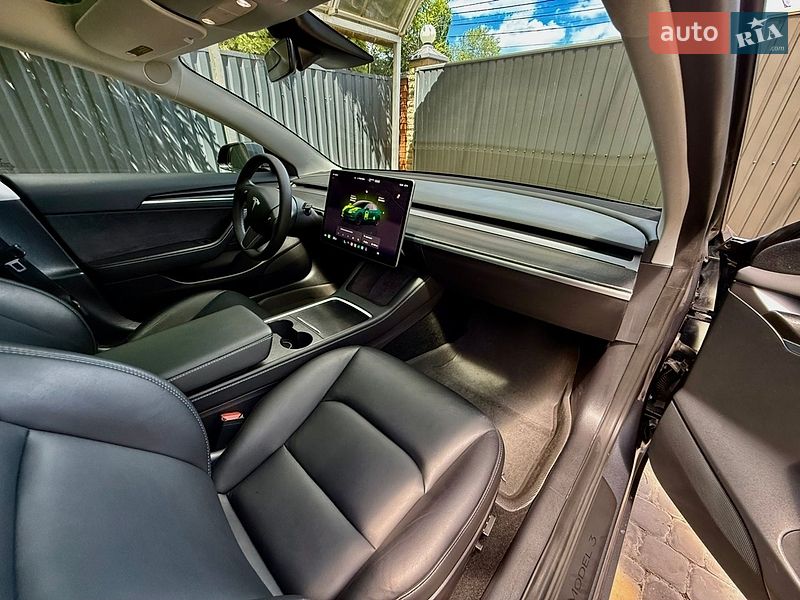 Седан Tesla Model 3 2022 в Киеве