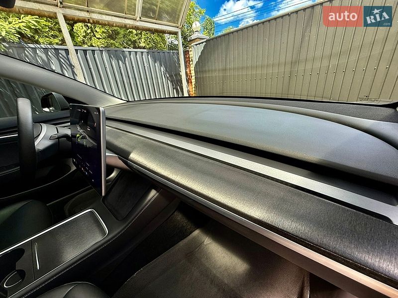 Седан Tesla Model 3 2022 в Киеве