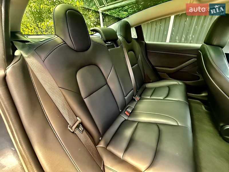 Седан Tesla Model 3 2022 в Киеве