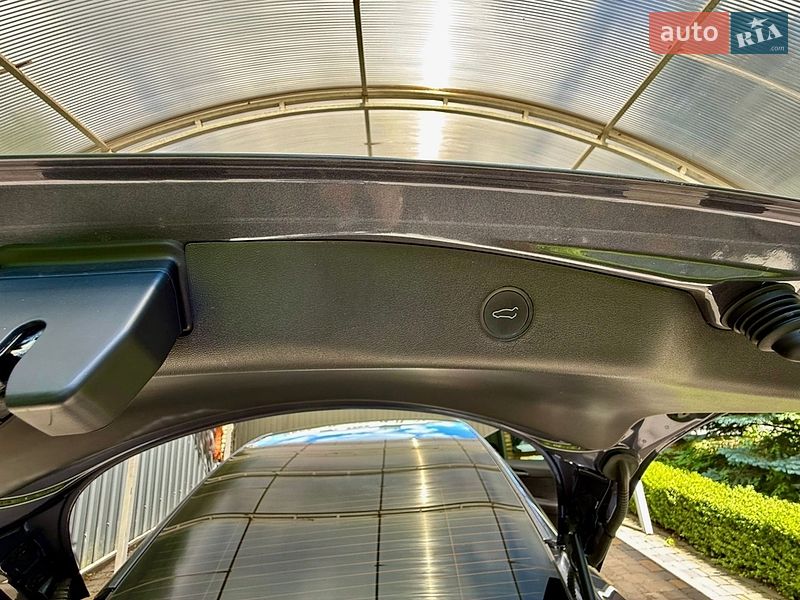 Седан Tesla Model 3 2022 в Киеве