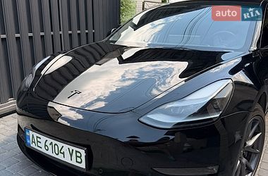 Tesla Model 3  2022