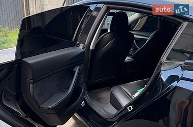 Седан Tesla Model 3 2022 в Днепре