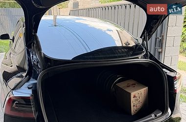 Седан Tesla Model 3 2022 в Днепре