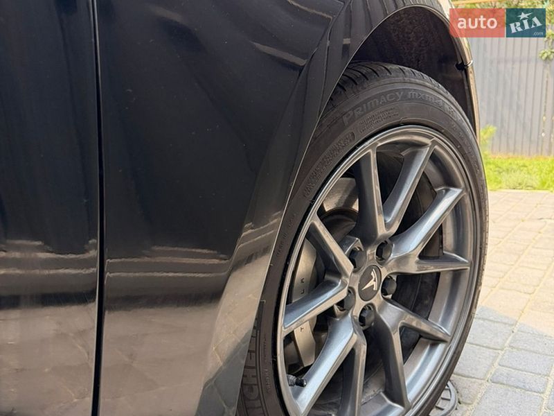 Седан Tesla Model 3 2022 в Днепре