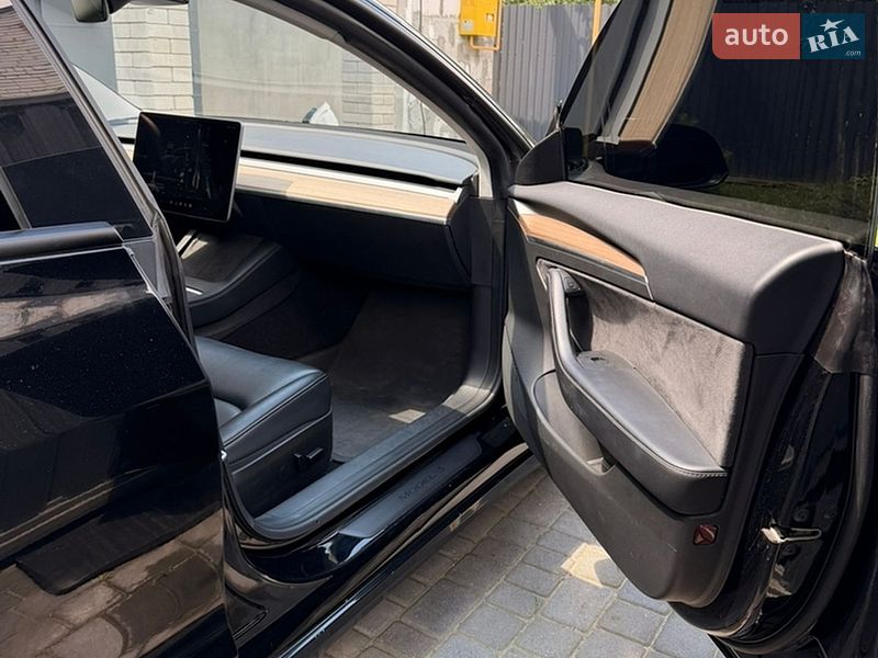 Седан Tesla Model 3 2022 в Днепре