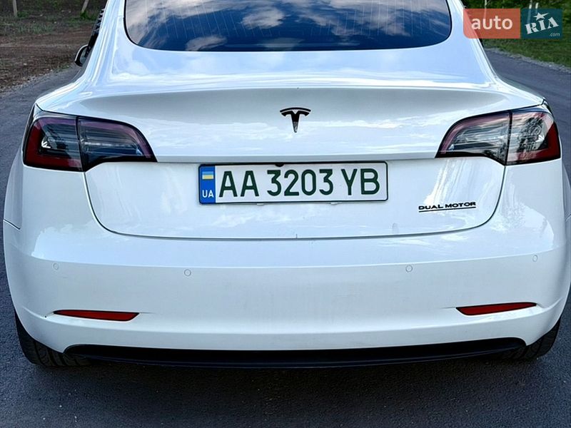 Седан Tesla Model 3 2020 в Дніпрі