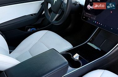 Седан Tesla Model 3 2020 в Дніпрі
