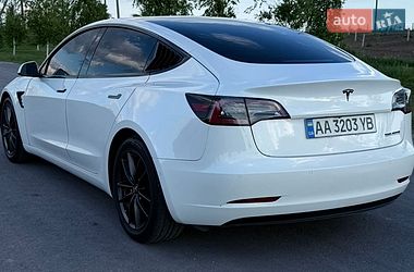 Седан Tesla Model 3 2020 в Дніпрі
