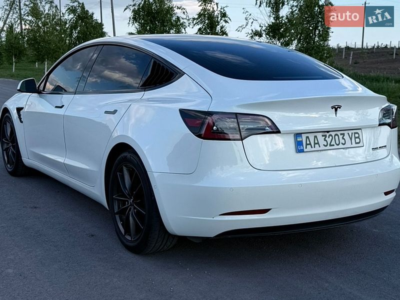 Седан Tesla Model 3 2020 в Дніпрі