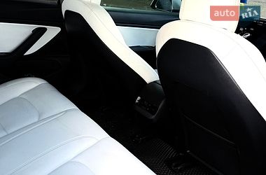 Седан Tesla Model 3 2020 в Дніпрі