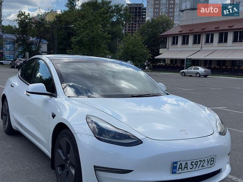 Tesla Model 3 2023
