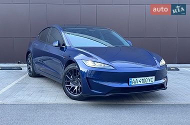 Tesla Model 3  2024