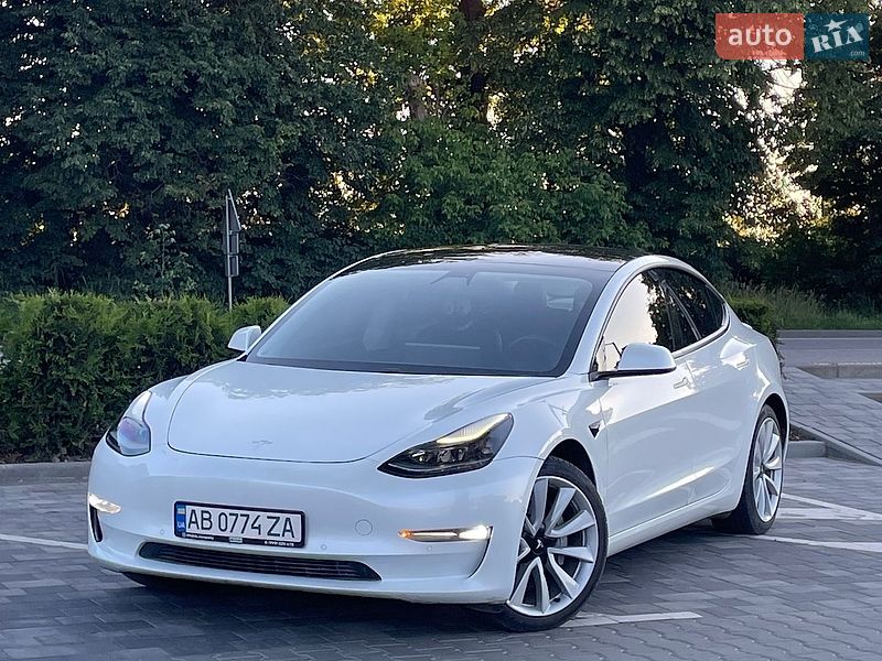 Седан Tesla Model 3 2021 в Вінниці