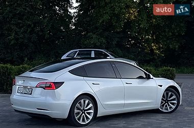 Седан Tesla Model 3 2021 в Вінниці