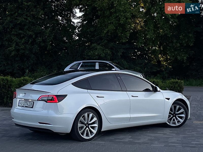 Седан Tesla Model 3 2021 в Вінниці
