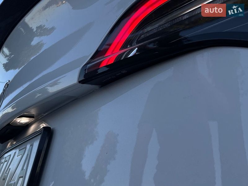 Седан Tesla Model 3 2021 в Вінниці