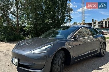 Tesla Model 3  2018