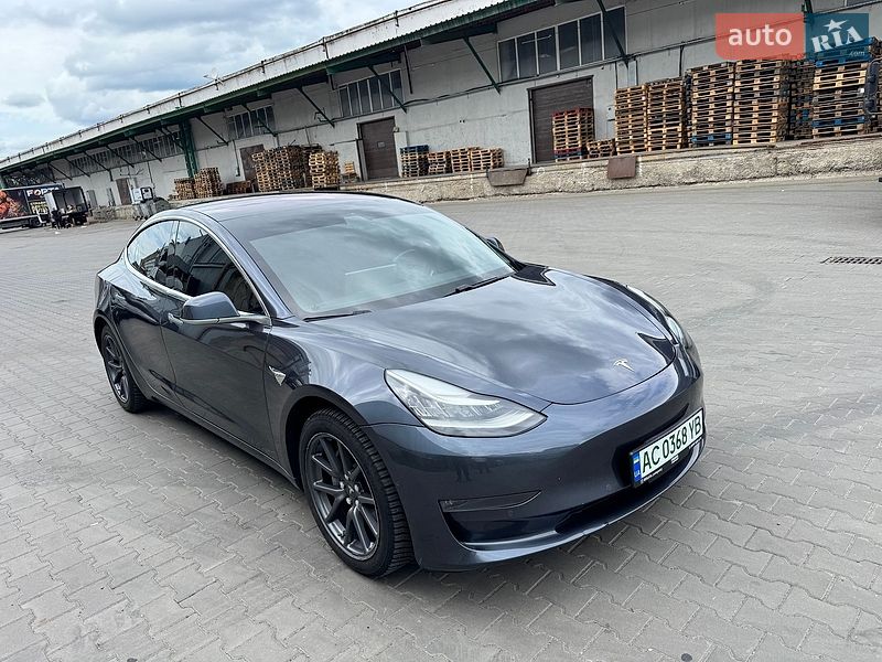 Седан Tesla Model 3 2018 в Луцьку
