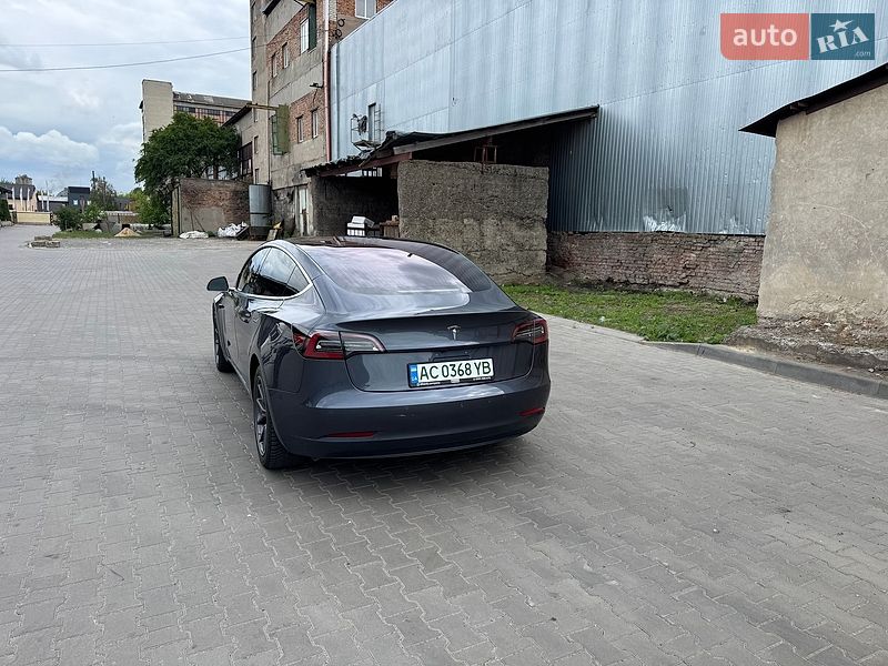 Седан Tesla Model 3 2018 в Луцьку